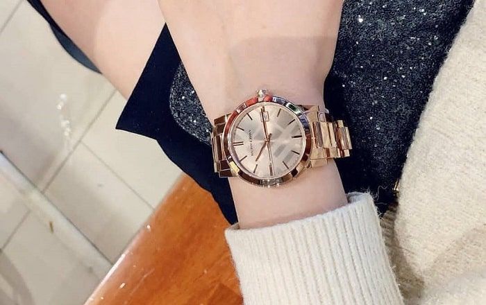 Đồng Hồ Burberry BU9146 dây kim loại màu vàng hồng cho nữ